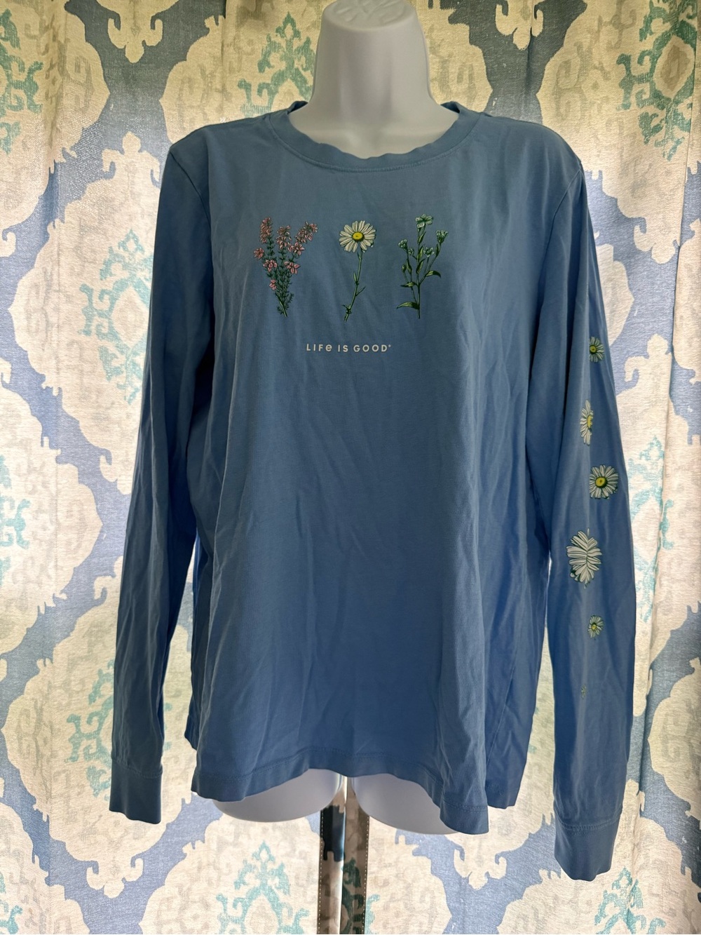 Life Is Good Blue Crusher Daisy Floral Long Sleeved Top L